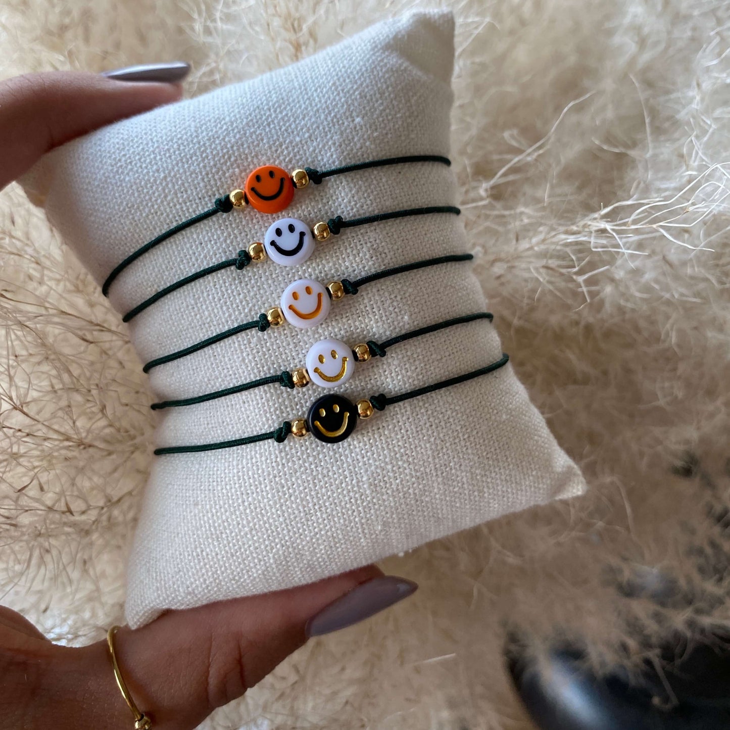 Handmade Smiley Armband Dunkelgrün