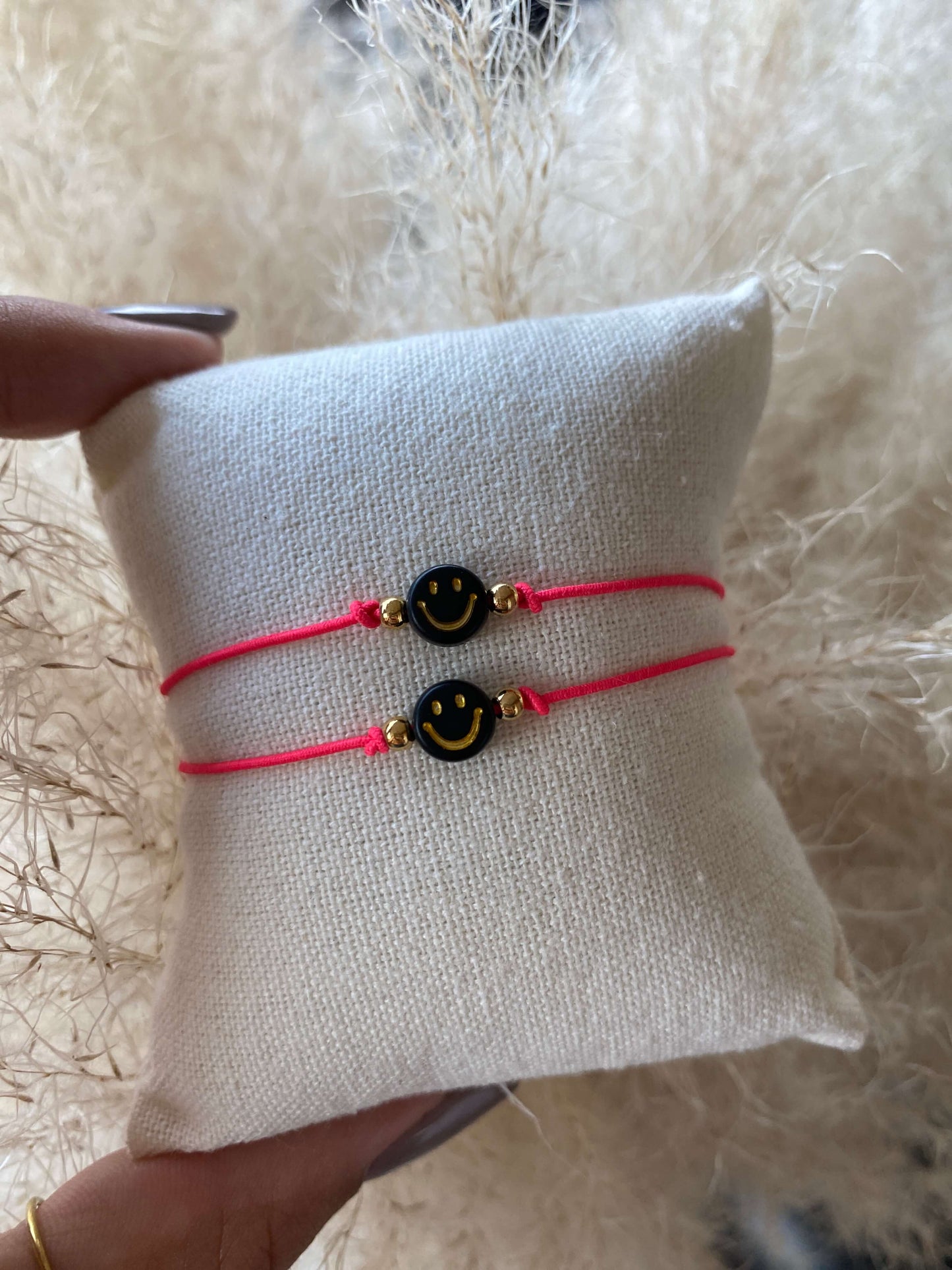 Handmade Smiley Armband Pink