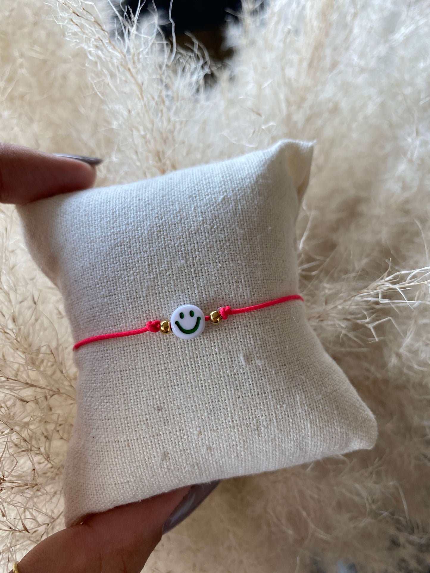 Handmade Smiley Armband Pink