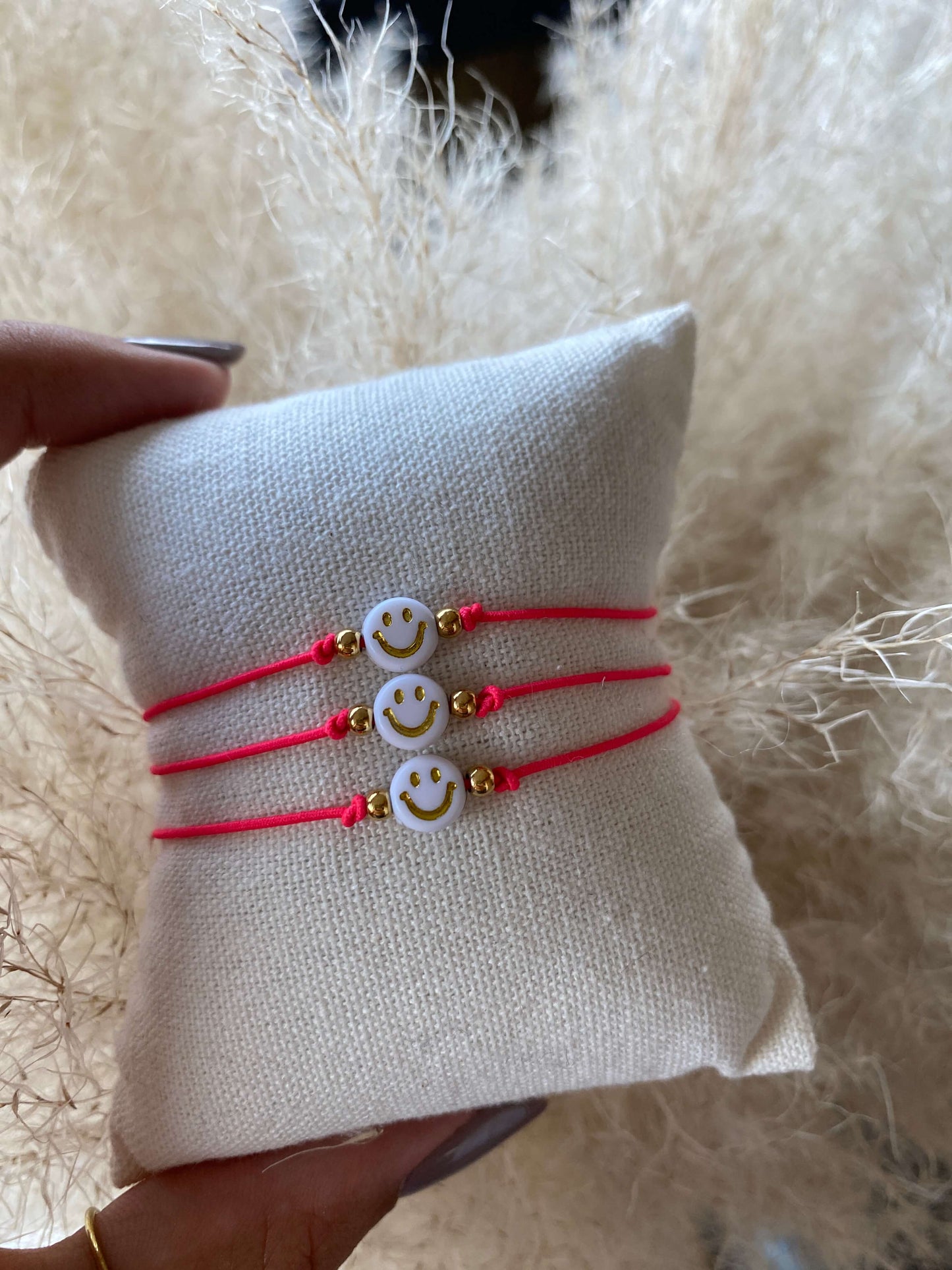 Handmade Smiley Armband Pink