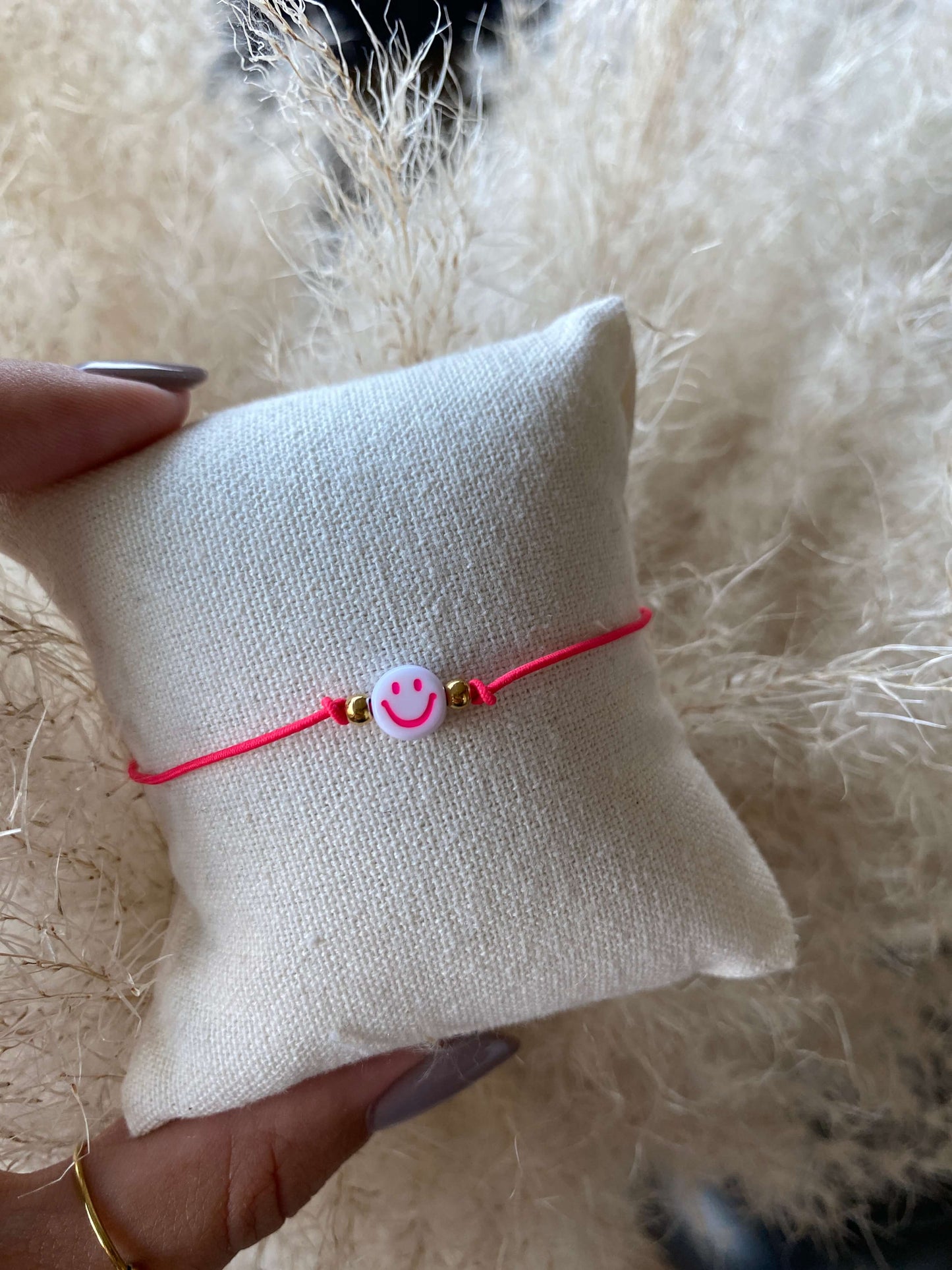 Handmade Smiley Armband Pink