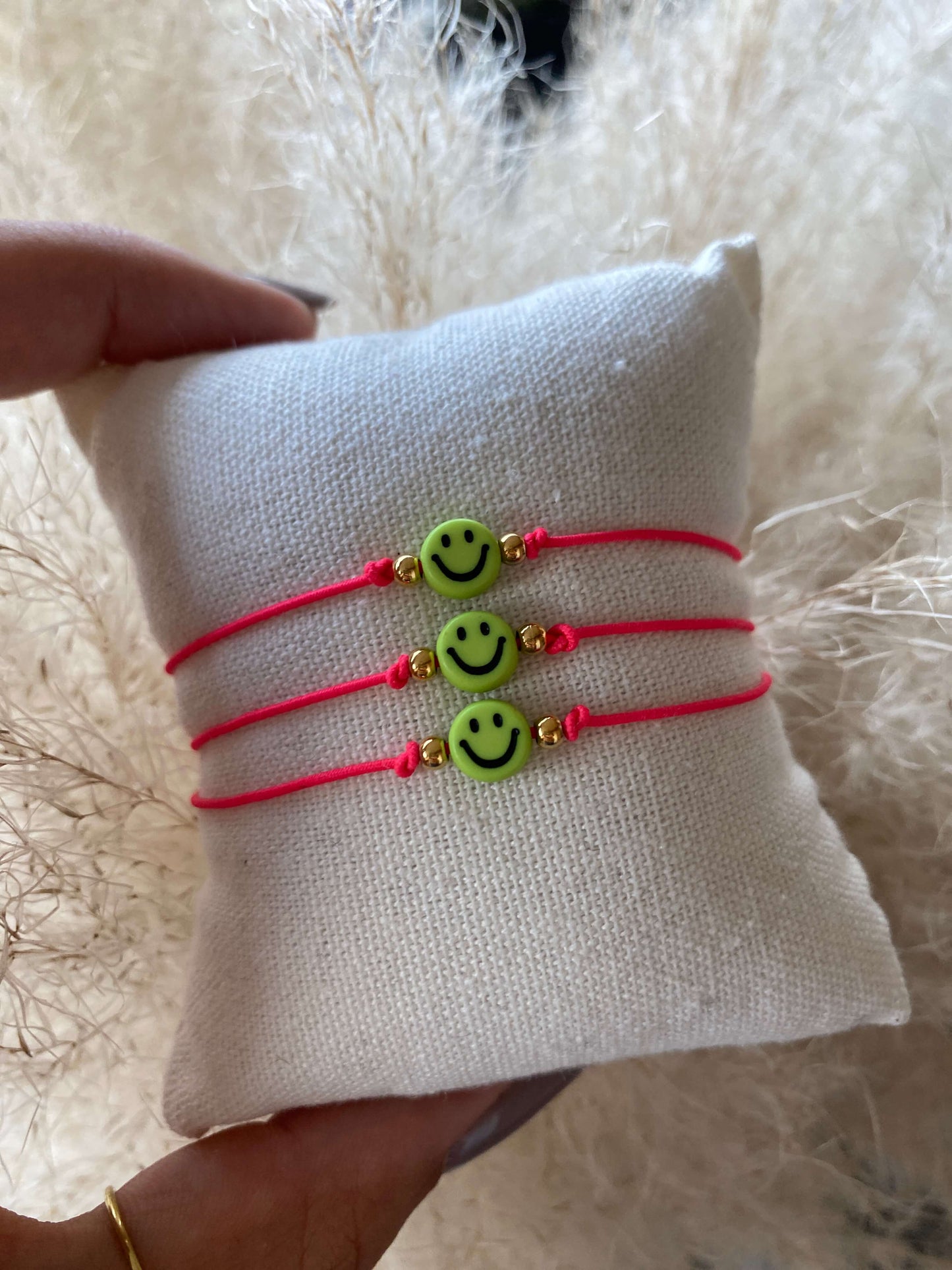 Handmade Smiley Armband Pink
