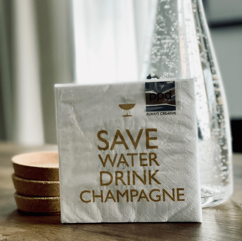 Spruch-Serviette "Save water"